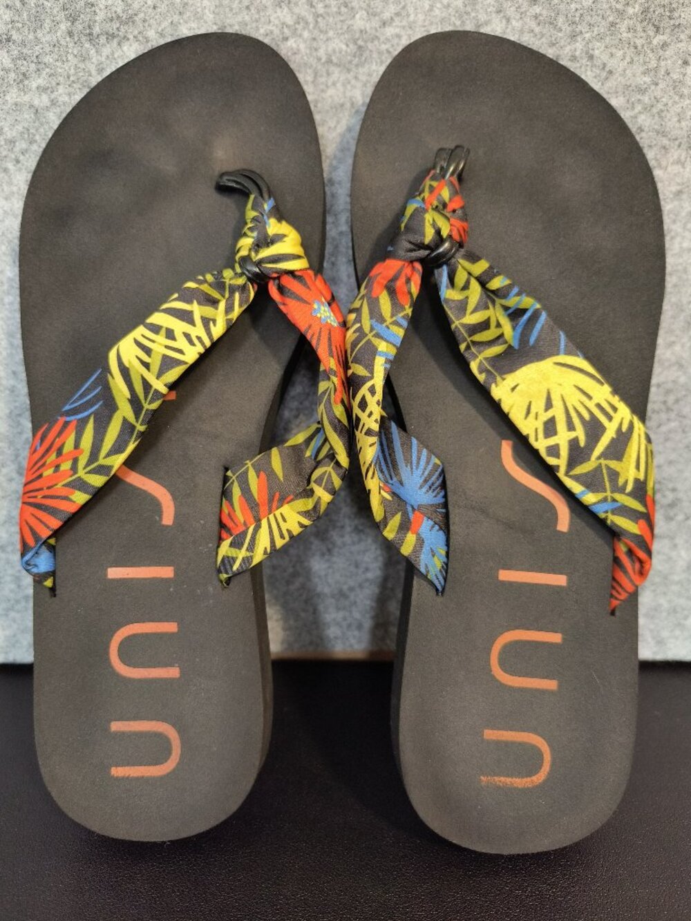 UNISA Women's Flip Flops Black Tropical Floral Fabric Straps No Size